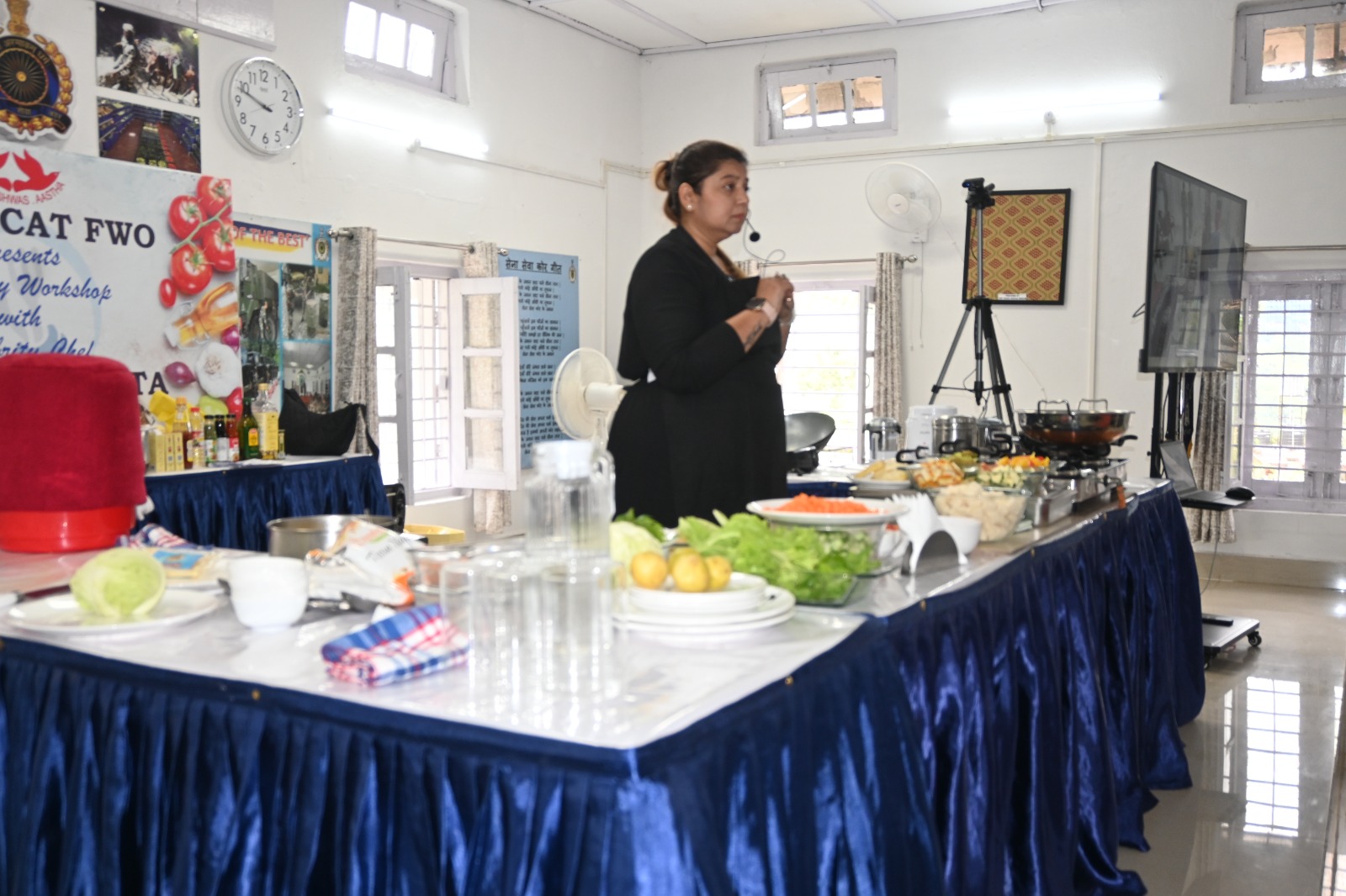 Chef Manisha conducting cooking course